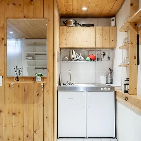 Statement Basement Apartamento
